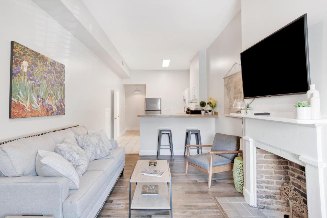 Stars On State In The Heart Of Downtown Apartment Mobile Exterior photo